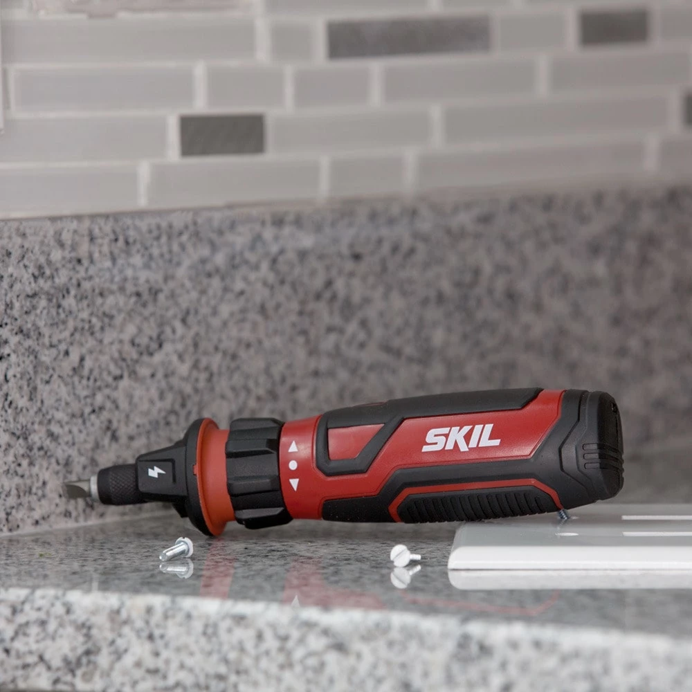 SKIL Cordless Screwdrivers 4-Volt 1/4-in Cordless Screwdriver (1-Battery Included and Charger Included) 2 SKIL Cordless Screwdrivers 4-Volt 1/4-in Cordless Screwdriver (1-Battery Included and Charger Included) - Image 2