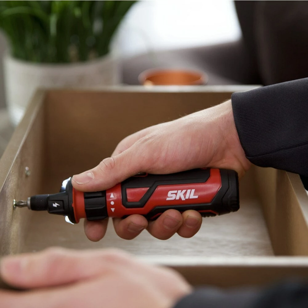 SKIL Cordless Screwdrivers 4-Volt 1/4-in Cordless Screwdriver (1-Battery Included and Charger Included) 5 SKIL Cordless Screwdrivers 4-Volt 1/4-in Cordless Screwdriver (1-Battery Included and Charger Included) - Image 5