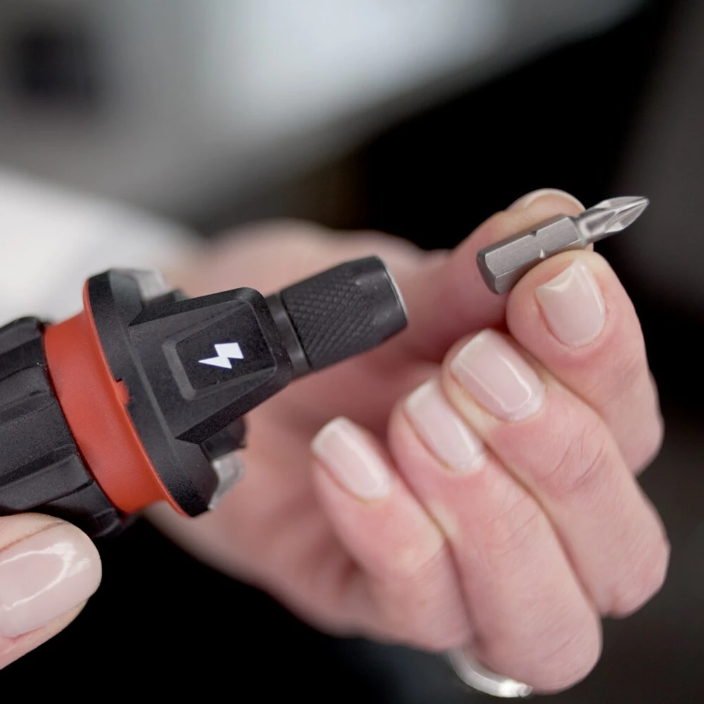 SKIL Cordless Screwdrivers 4-Volt 1/4-in Cordless Screwdriver (1-Battery Included and Charger Included) 6 SKIL Cordless Screwdrivers 4-Volt 1/4-in Cordless Screwdriver (1-Battery Included and Charger Included) - Image 6